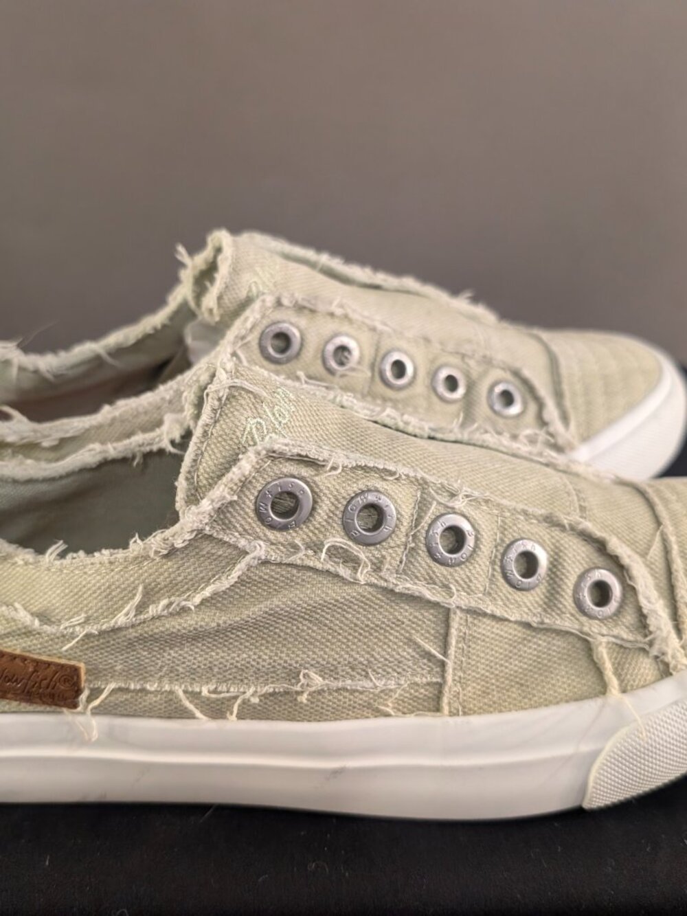 Blowfish Malibu Play Sneakers Women's 7.5 Sage Green Slip On Frayed Canvas - Picture 6 of 6